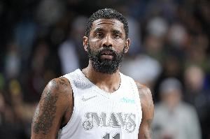 欧文:我认为球员的合同不应该被公开 这会让他们成为某人的目标