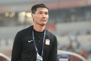 邵佳一:没有老队员和年轻队员之分,能首发就证明具备这种能力